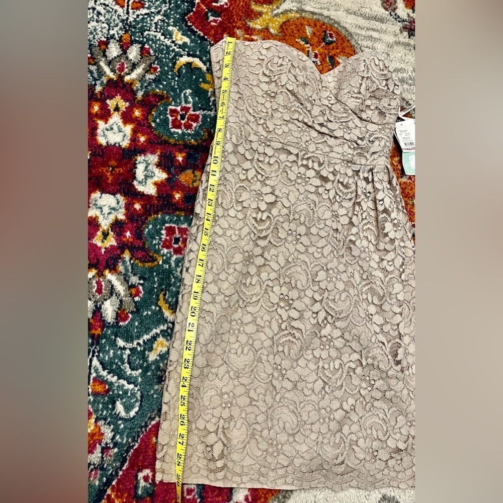 NWT David’s bridal strapless knee length dress w/lace overlay SZ 6. Lt taupe. - Picture 8 of 13